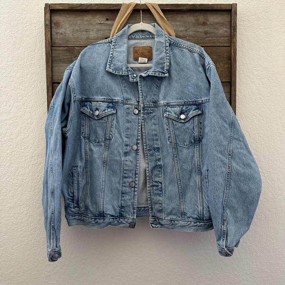 VTG GAP Denim Trucker‎ Jacket 100% cotton distressed denim size XL